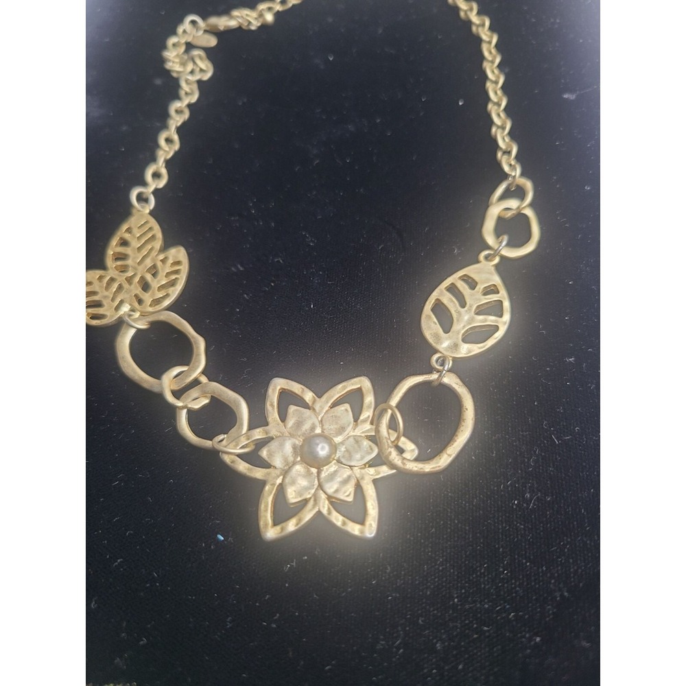 Vtg Lia Sophie Golden Girl Hammered Floral Leaf Pendant Necklace